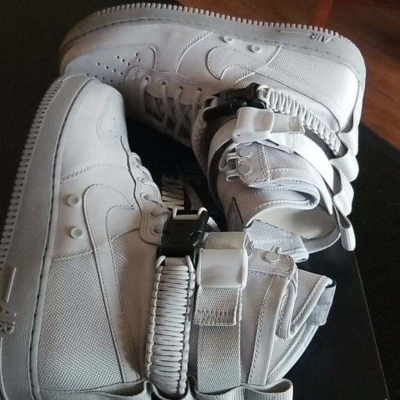 Nike SF AF1 High (Women) - Picture 4 of 8